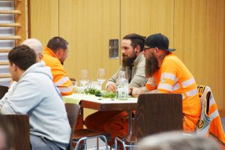 Aufrichtefeier mit den am Bau beteiligten Firmen